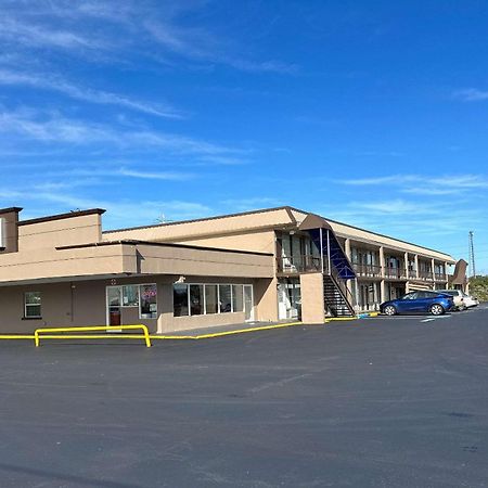 Rodeway Inn ブッシュネル  エクステリア 写真
