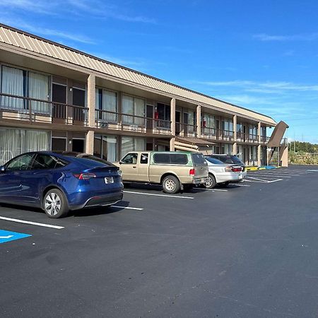 Rodeway Inn ブッシュネル  エクステリア 写真