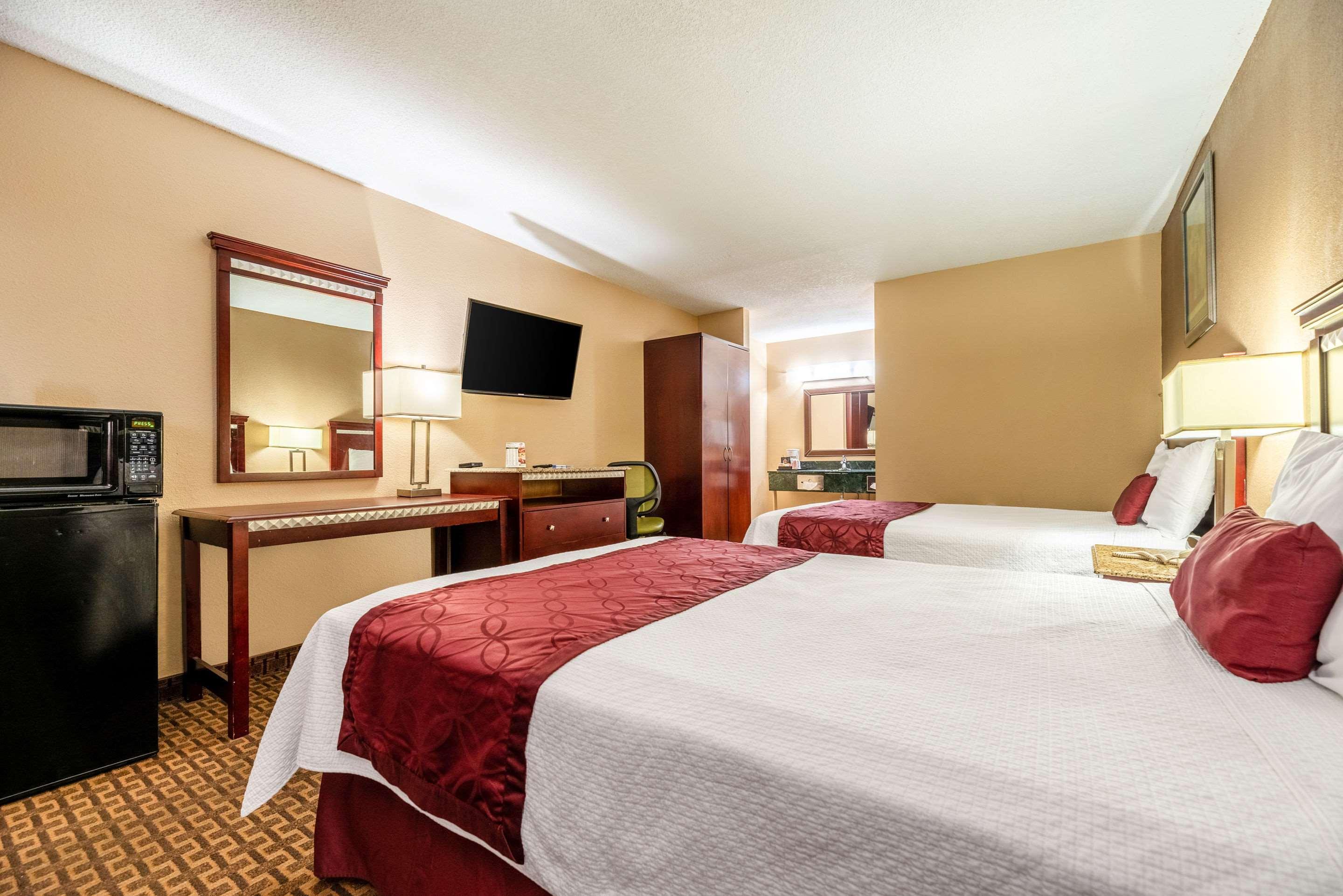 Rodeway Inn ブッシュネル  エクステリア 写真