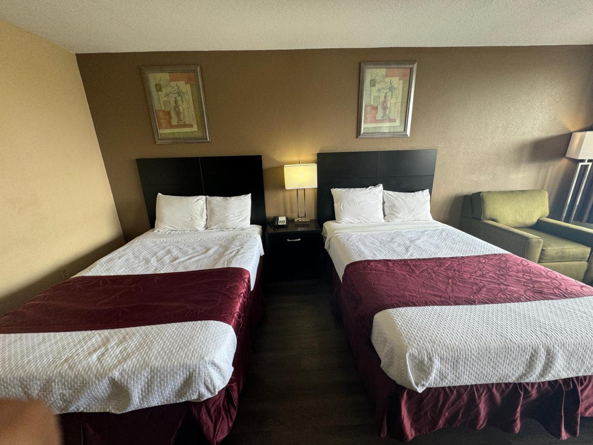 Rodeway Inn ブッシュネル  エクステリア 写真