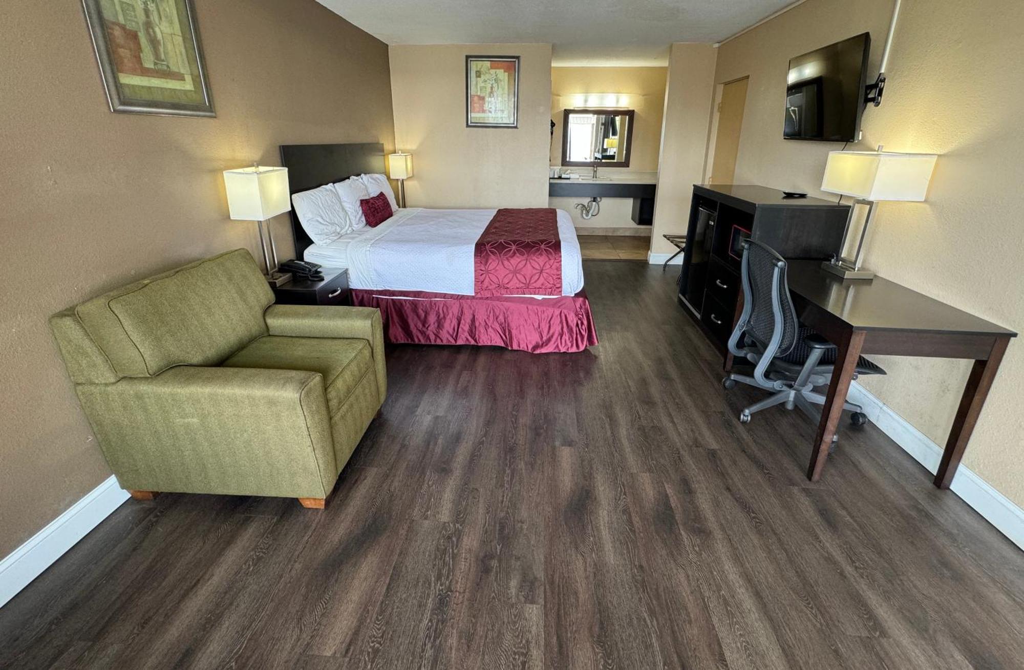 Rodeway Inn ブッシュネル  エクステリア 写真