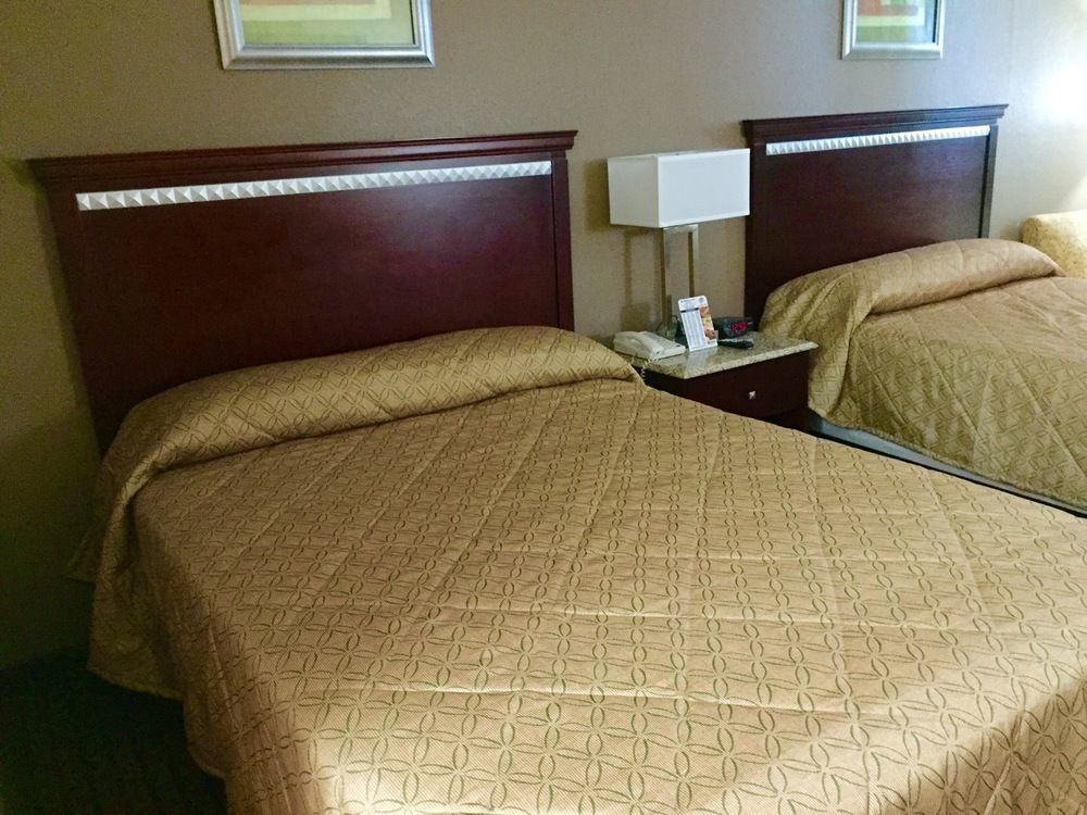 Rodeway Inn ブッシュネル  エクステリア 写真
