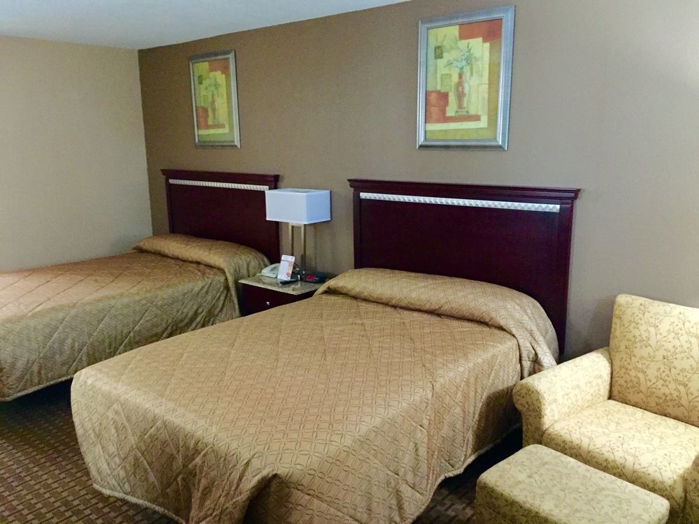 Rodeway Inn ブッシュネル  エクステリア 写真
