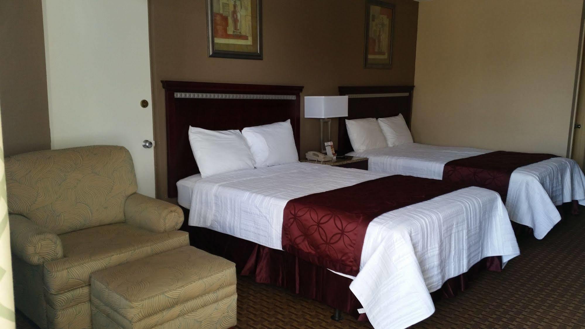 Rodeway Inn ブッシュネル  エクステリア 写真