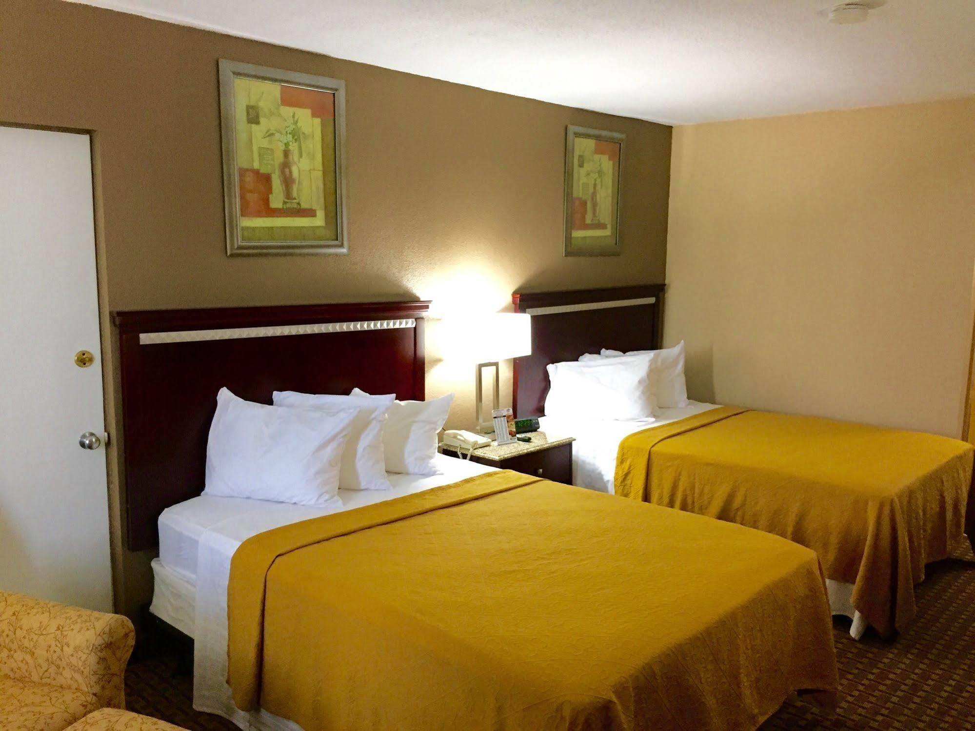 Rodeway Inn ブッシュネル  エクステリア 写真