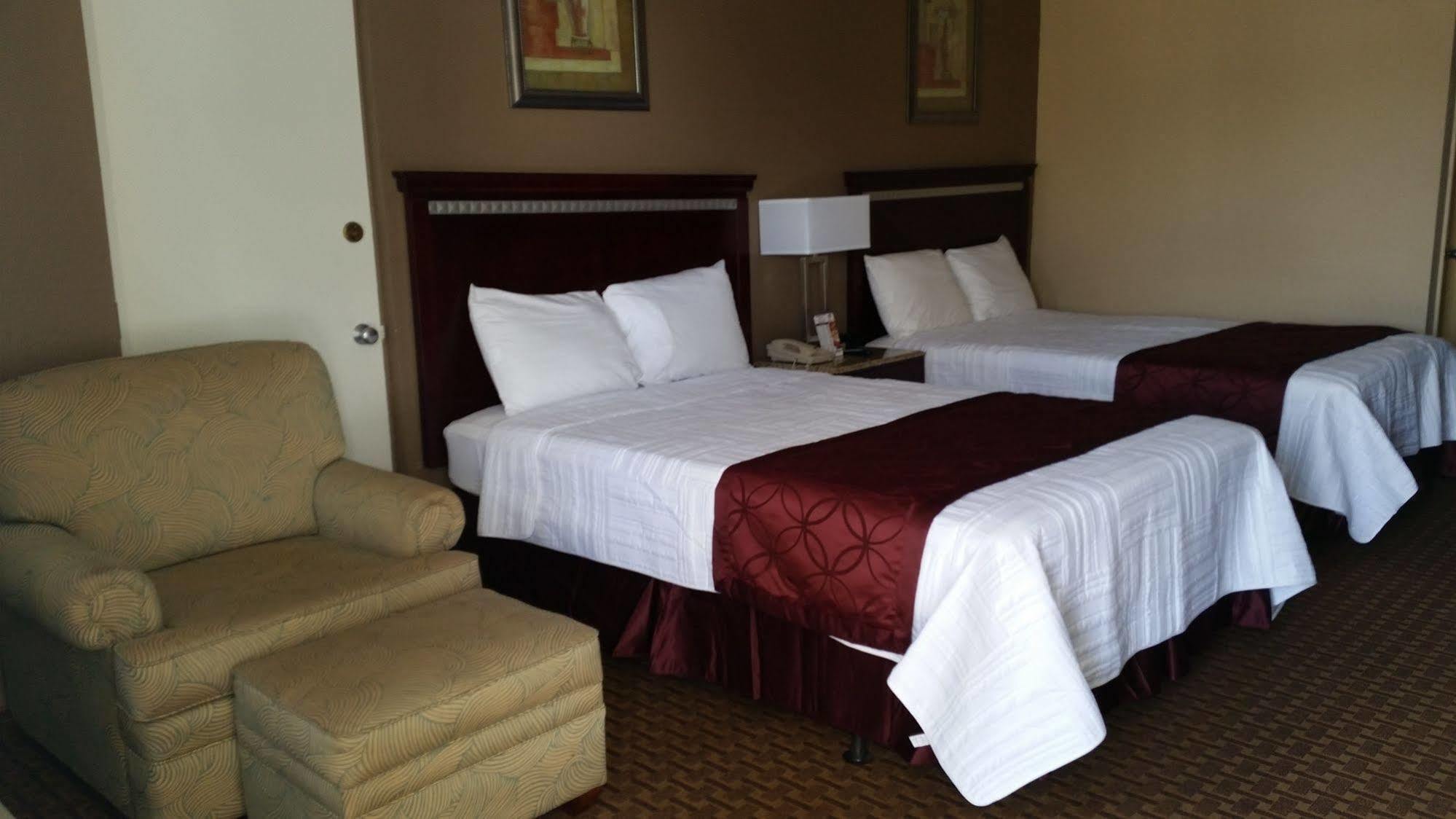 Rodeway Inn ブッシュネル  エクステリア 写真