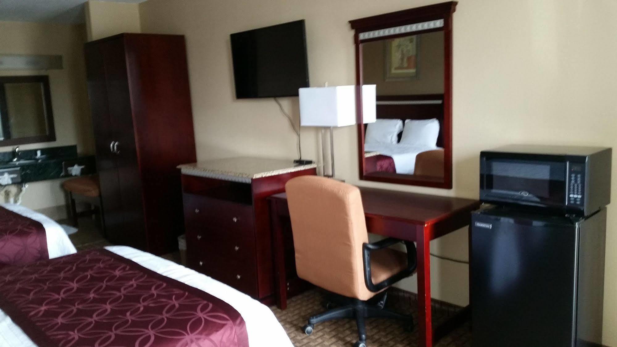 Rodeway Inn ブッシュネル  エクステリア 写真